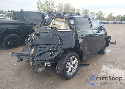 2015 Toyota Highlander Xle V6 z USA, uszkodzony, nr VIN 5TDJKRFH2FS106360